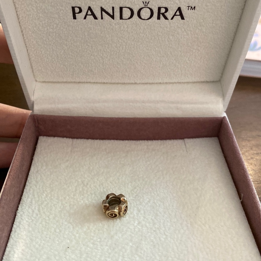 Retired 14K Gold Small Roses Spacer